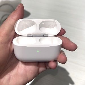 Apple AirPod Wireless Charging Case